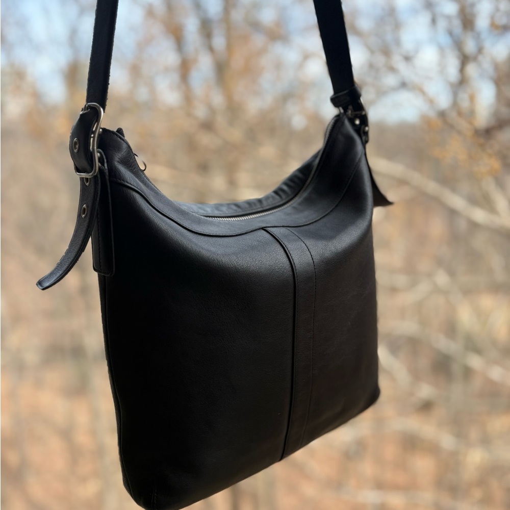 Vintage Coach Legacy Black Slim Duffle Bag | 9188 | Adjustable Strap | GUC - Picture 2 of 13